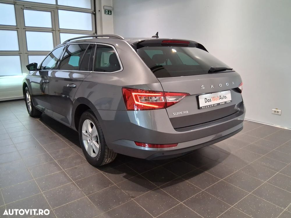 Skoda Superb 2.0 TDI DSG Ambition - 9