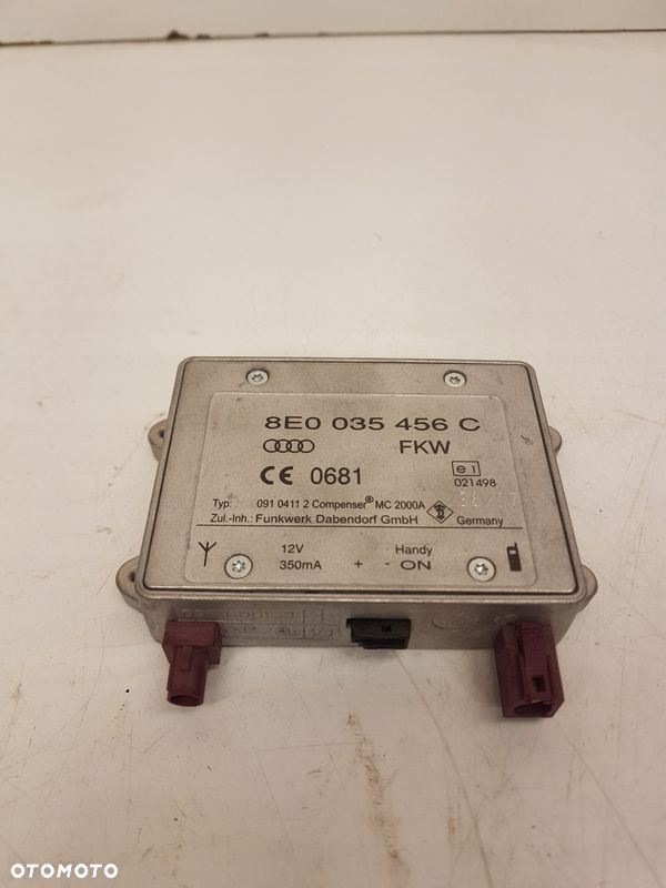WZMACNIACZ ANTENY TELEFONU AUDI 8E0035456C - 1