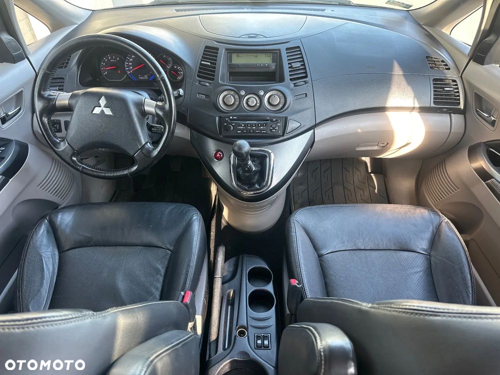 Mitsubishi Grandis 2.0 DID Instyle - 25