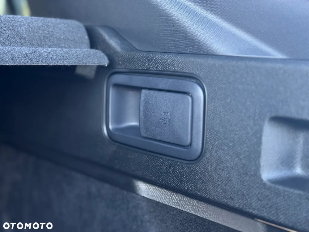 Peugeot 408 1.2 PureTech mHEV GT S&S e-DSC6 - 20