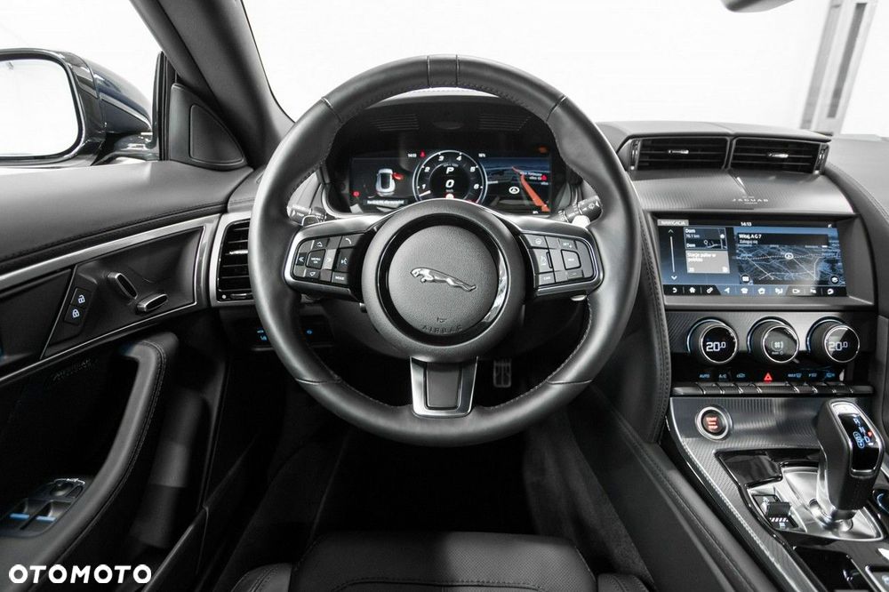 Jaguar F-Type - 30