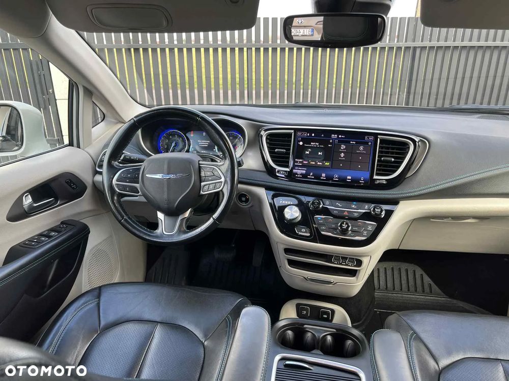 Chrysler Pacifica - 15