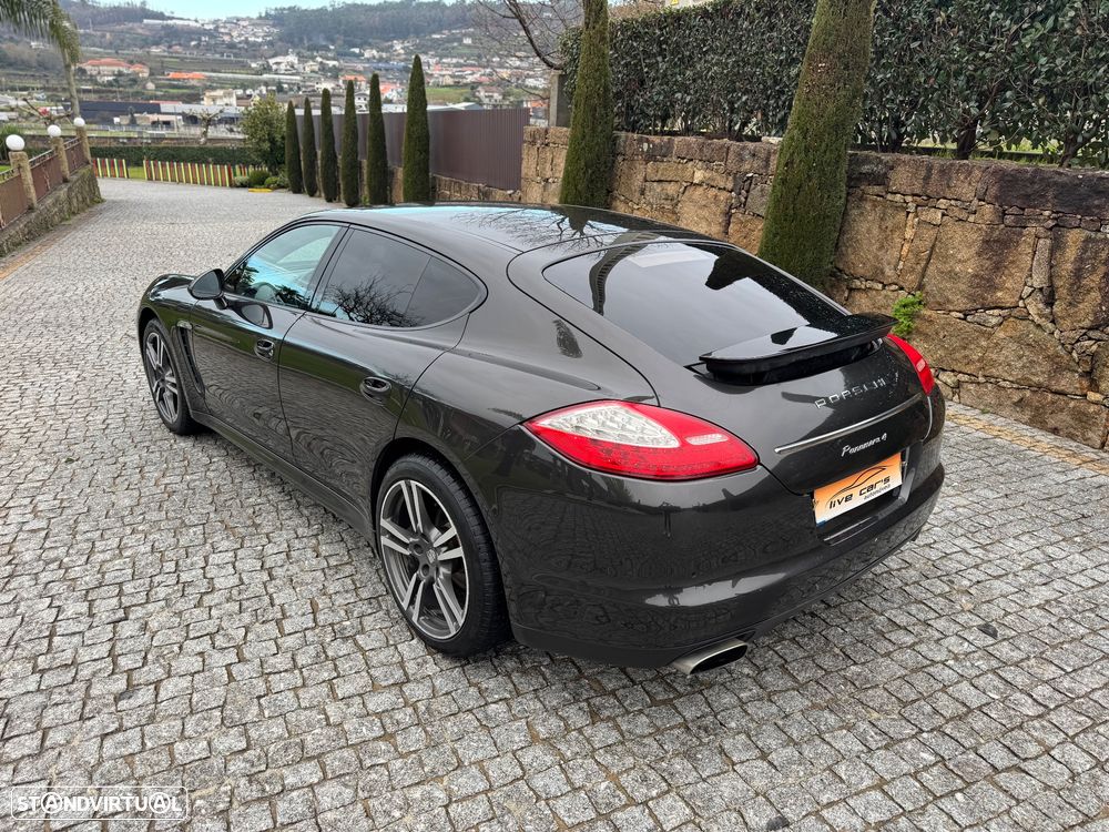 Porsche Panamera 4 PDK Platinum Edition - 3
