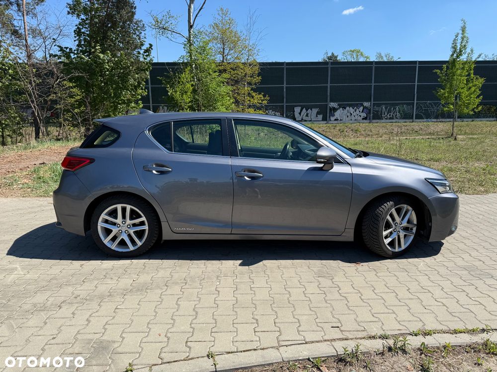 Lexus CT 200h Prestige - 10