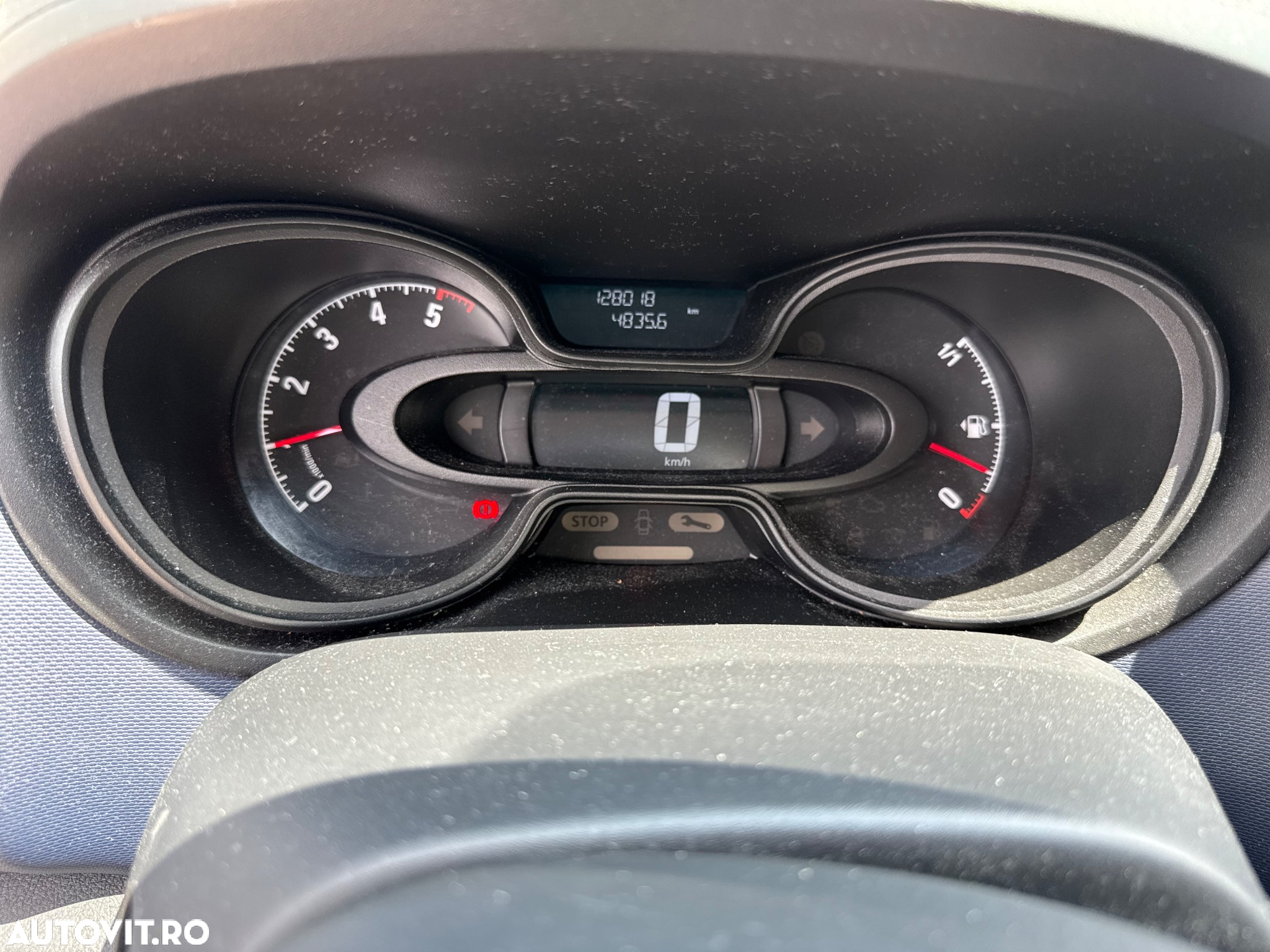 Opel Vivaro - 11