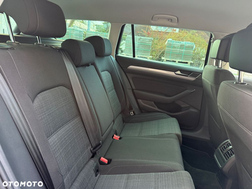 Volkswagen Passat 2.0 TDI EVO Business - 17