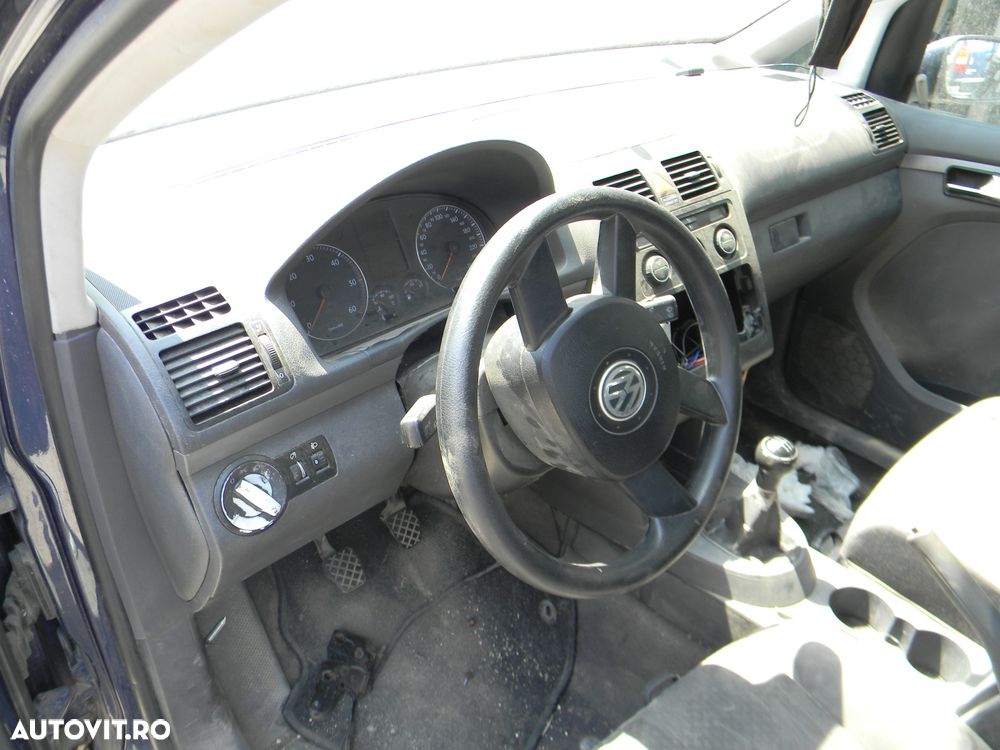 Dezmembrari  VW TOURAN (1T)  2003  > 2010 1.9 TDI Motorina - 9