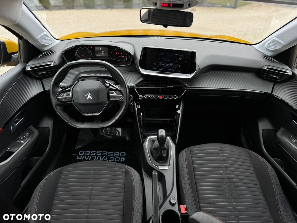 Peugeot 208 - 5