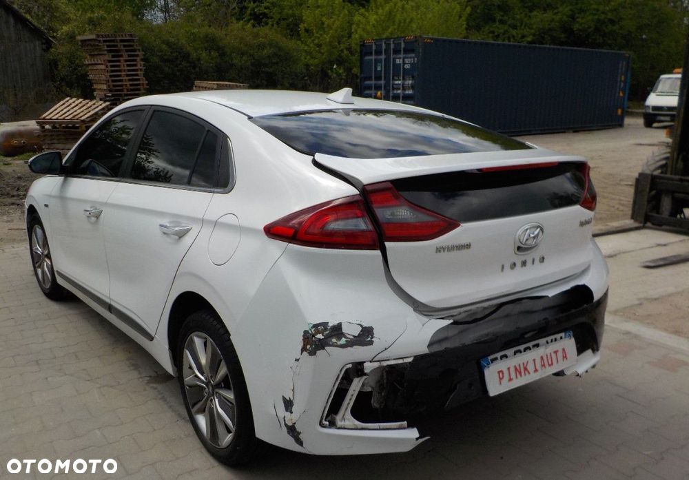 Hyundai IONIQ - 10