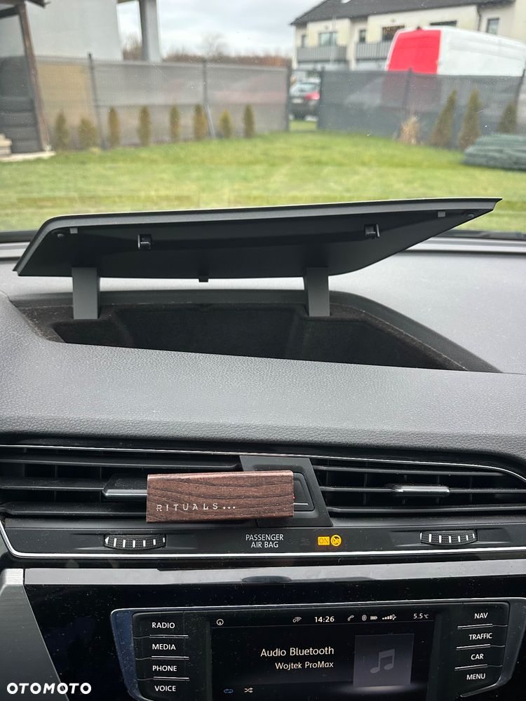 Volkswagen Touran 2.0 TDI BMT Active DSG - 22