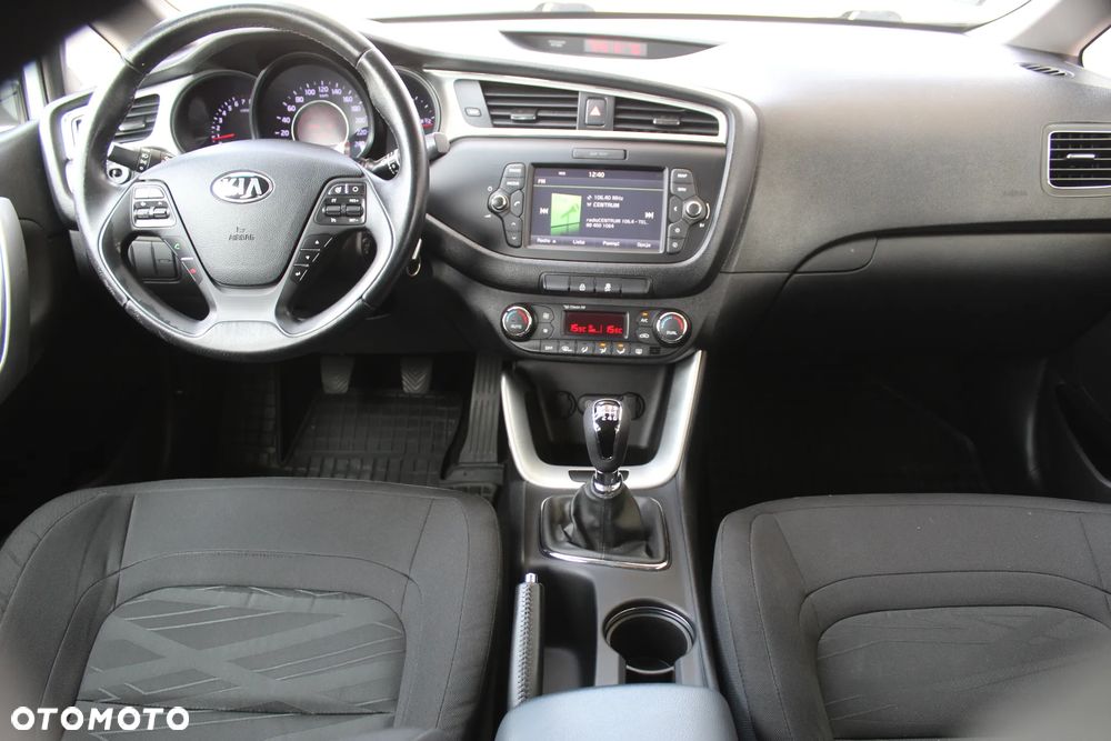 Kia Ceed Cee'd 1.6 GDI Smart Plus - 11
