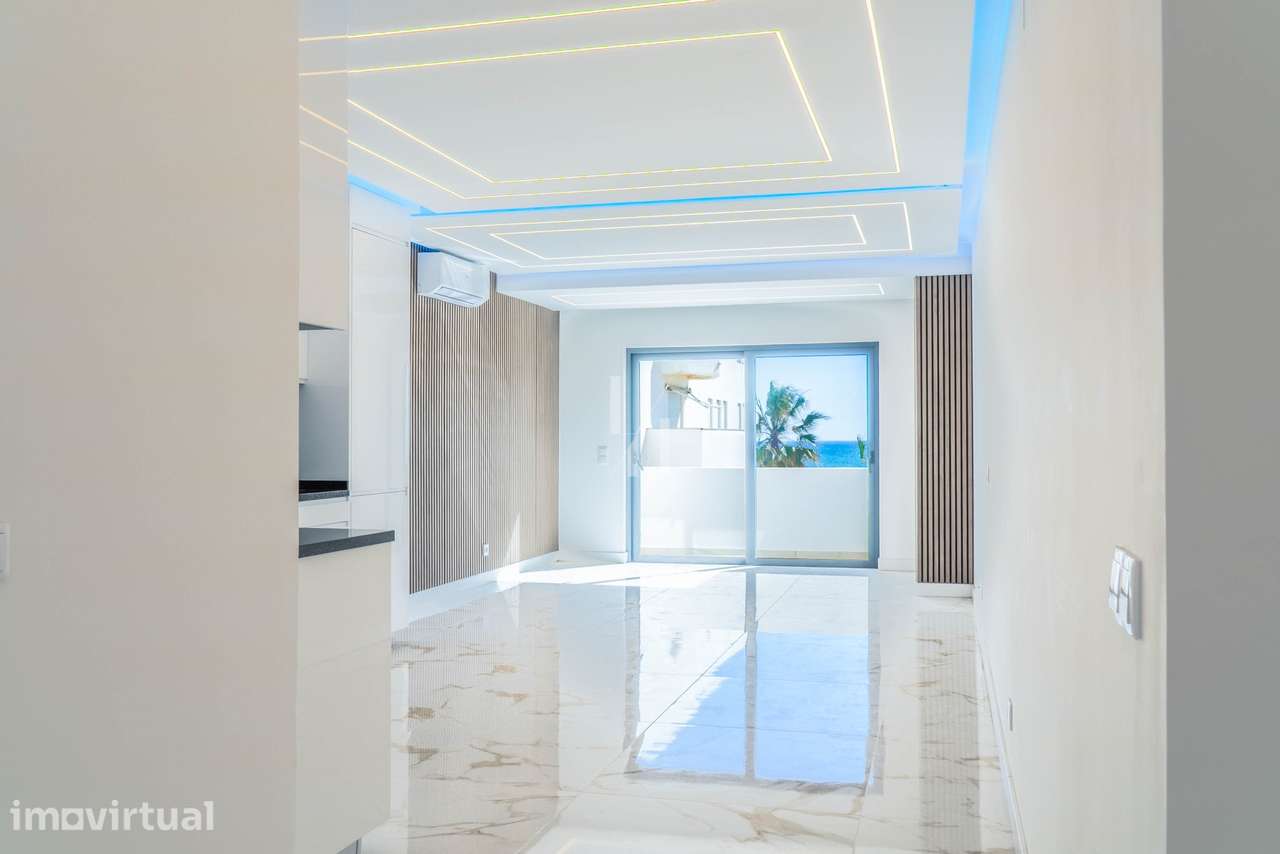 Apartamento T2 renovado para venda com vista mar em Quarteira - Grande imagem: 5/25