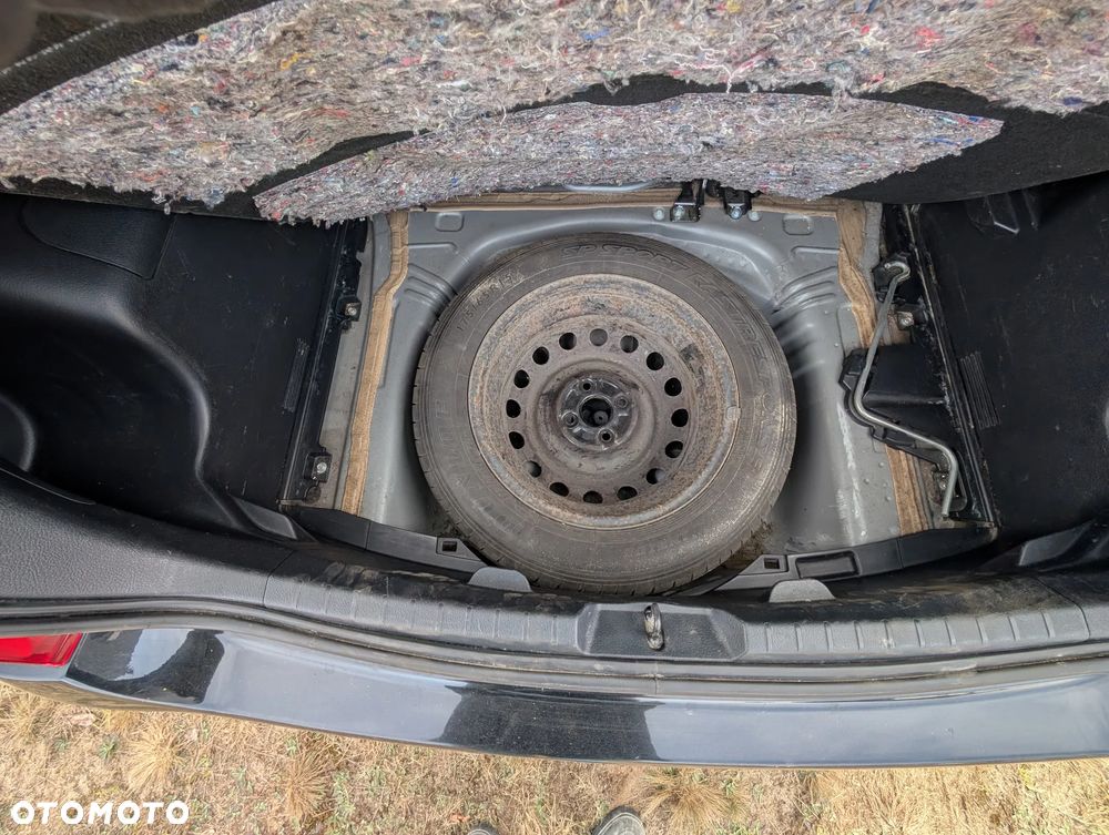 Toyota Yaris 1.0 Terra - 16