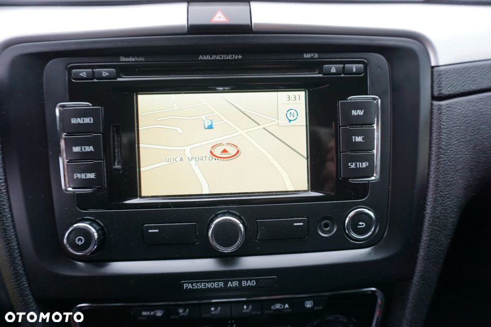 Skoda Superb 2.0 TDI DSG FAMILY - 31