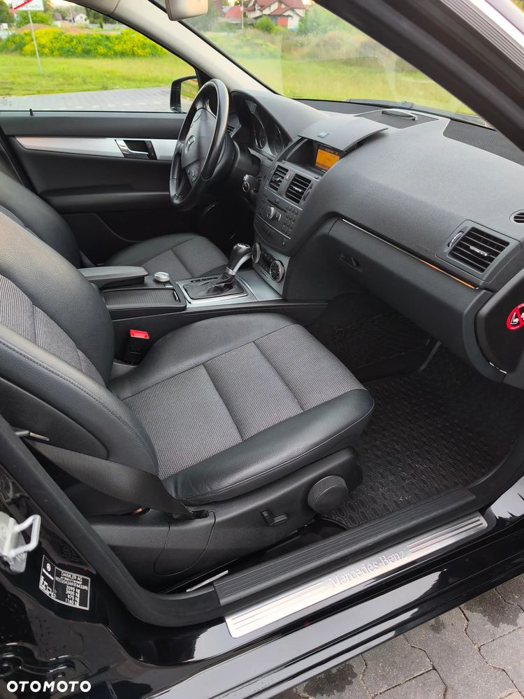 Mercedes-Benz Klasa C 180 CGI Automatik BlueEFFICIENCY Avantgarde - 6
