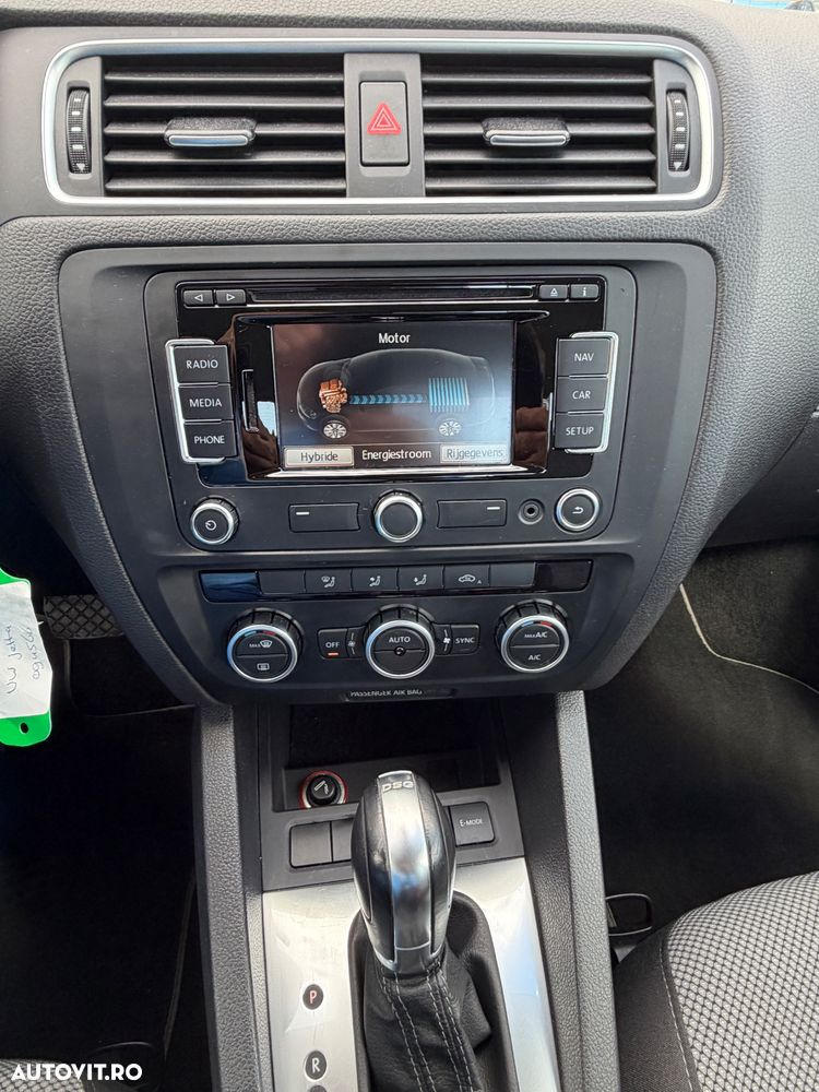 Volkswagen Jetta - 13