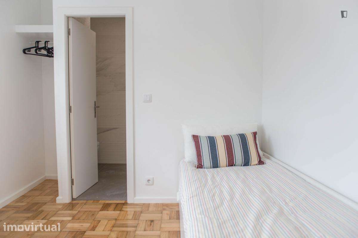 Quarto - localizado em Rio Tinto Porto - Grande imagem: 3/21