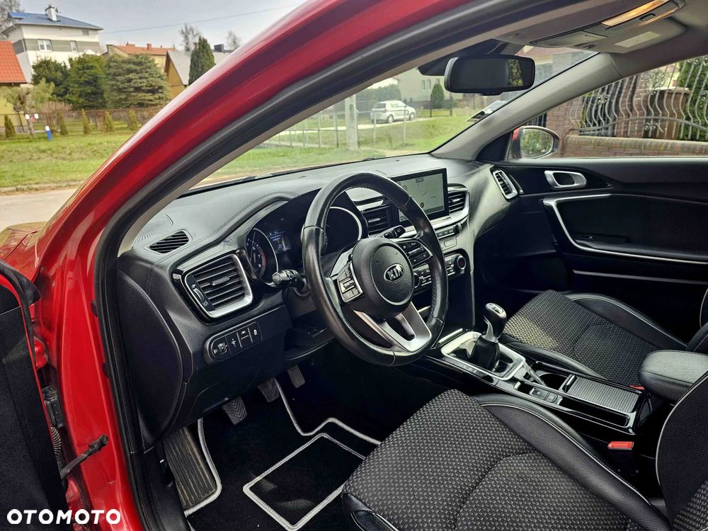 Kia Ceed 1.4 T-GDI L Business Line Plus - 16