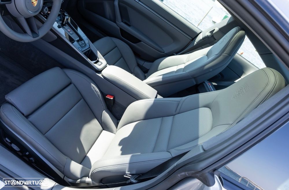 Porsche 911 (992) Carrera 4S PDK - 25