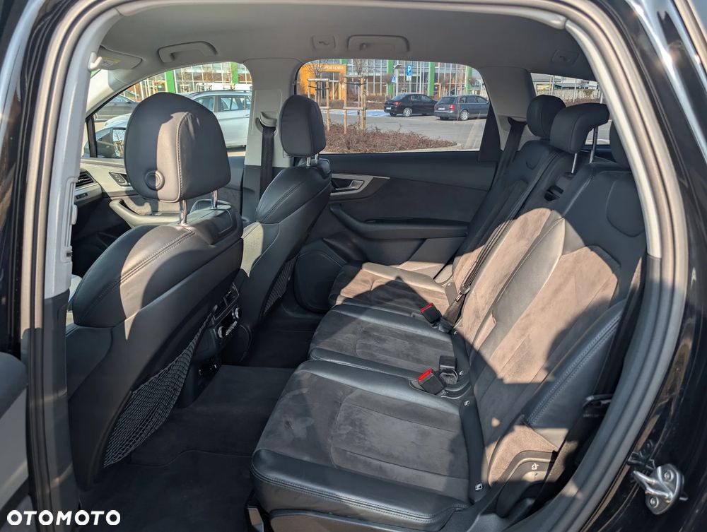 Audi Q7 - 7