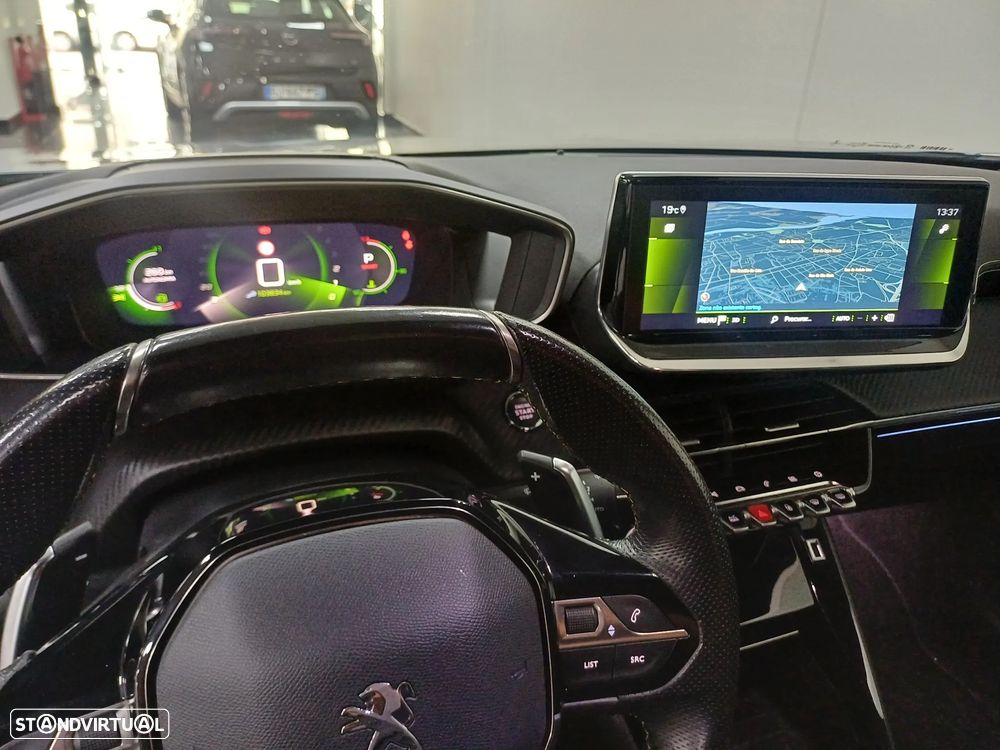 Peugeot 2008 PureTech 130 EAT8 GT - 27