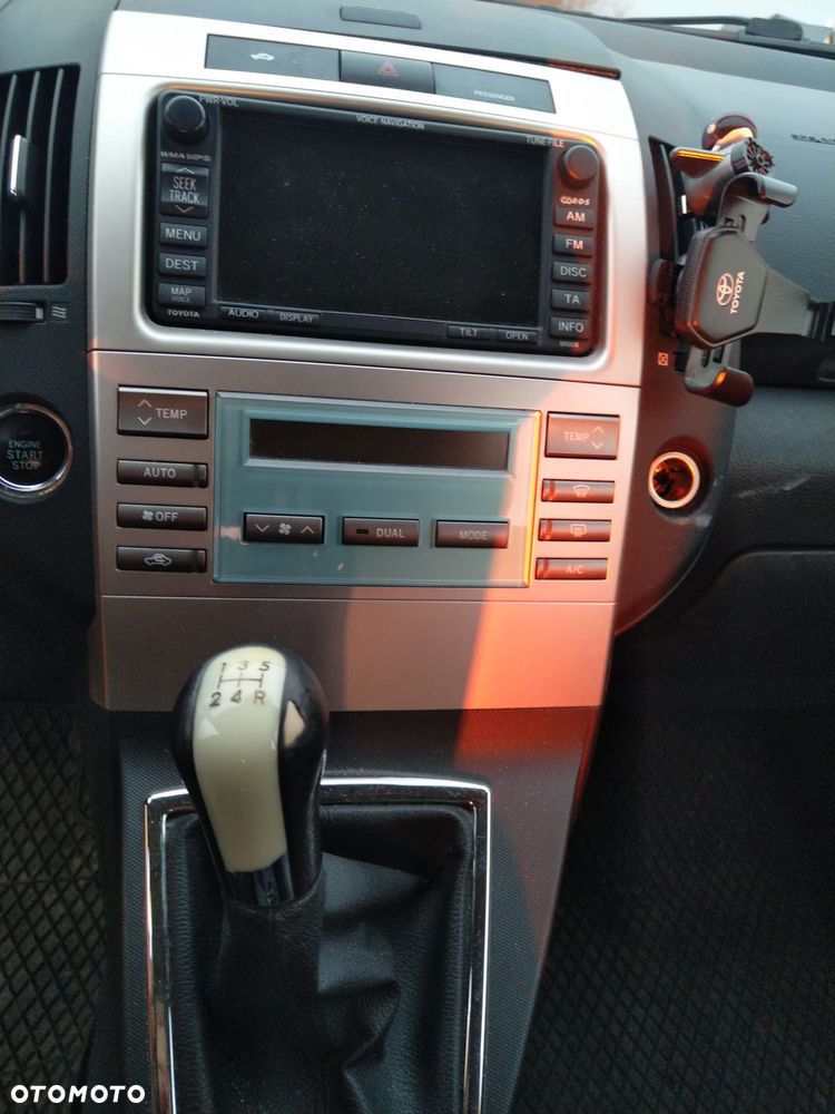 Toyota Corolla Verso 1.8 Executive - 10