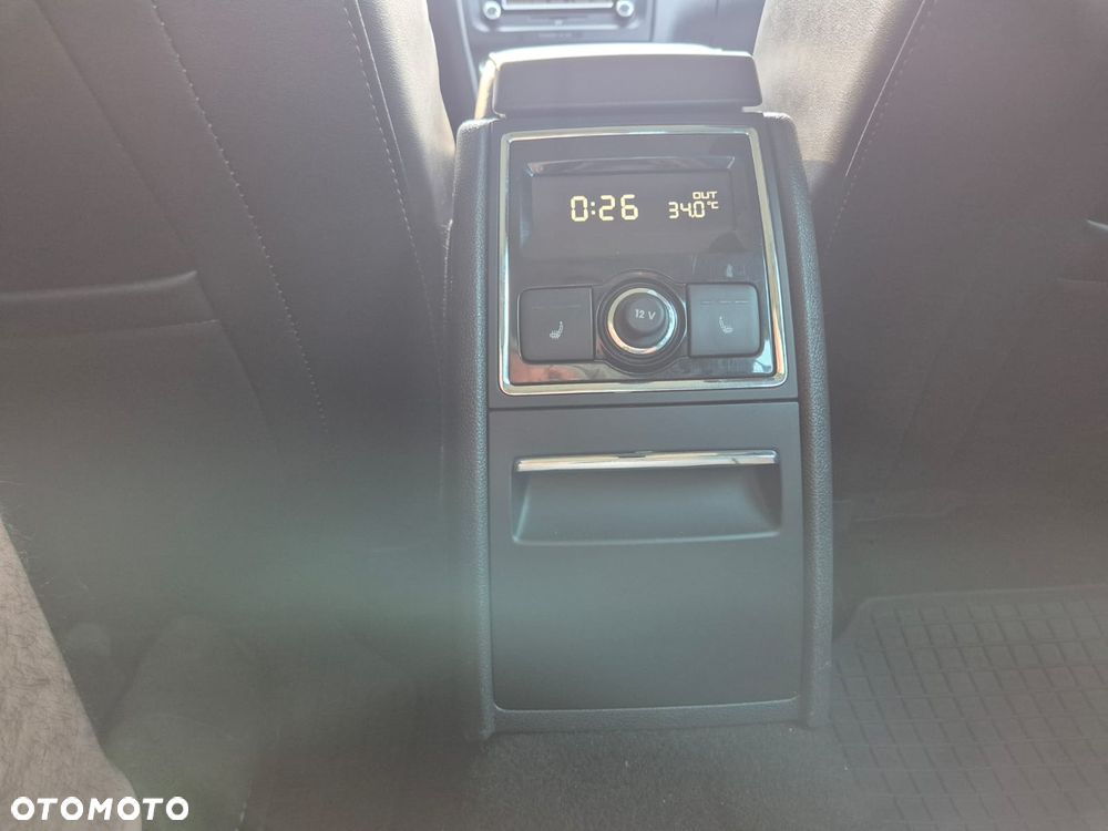 Skoda Superb 2.0 TDI Elegance DSG - 13