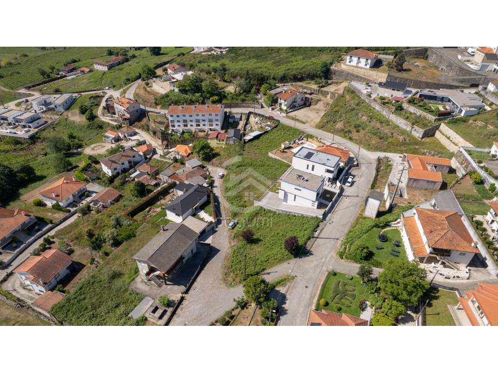 Terreno com 416 m² para Construção em Zona Residencial Tranquila - Grande imagem: 4/11