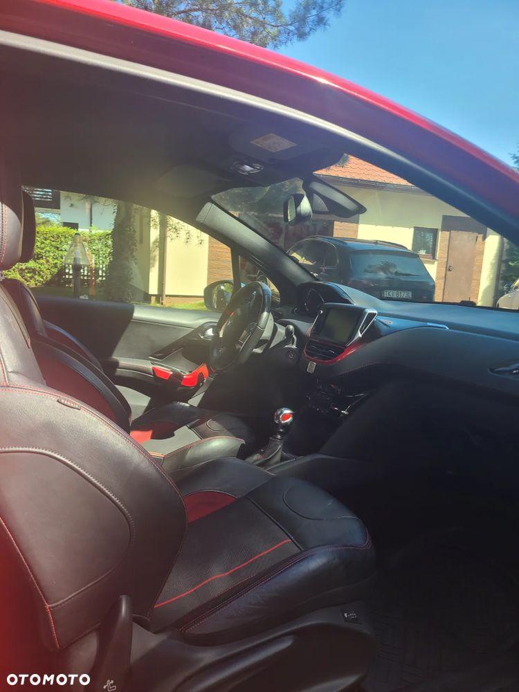 Peugeot 208 GTI 200 THP - 15