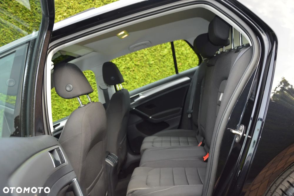 Volkswagen Golf - 12