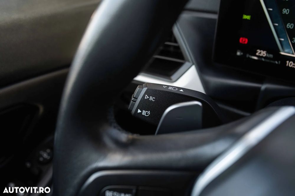 BMW Seria 3 318d AT MHEV - 17