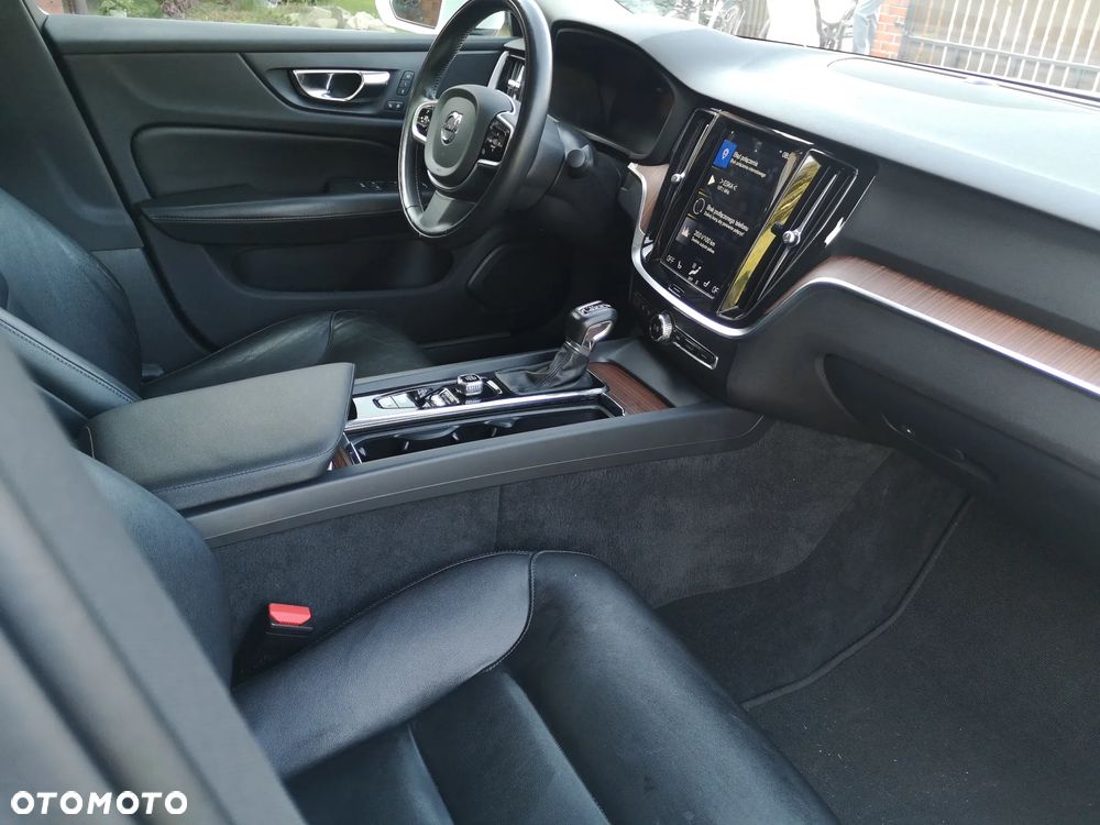 Volvo S60 T5 Momentum Pro - 4