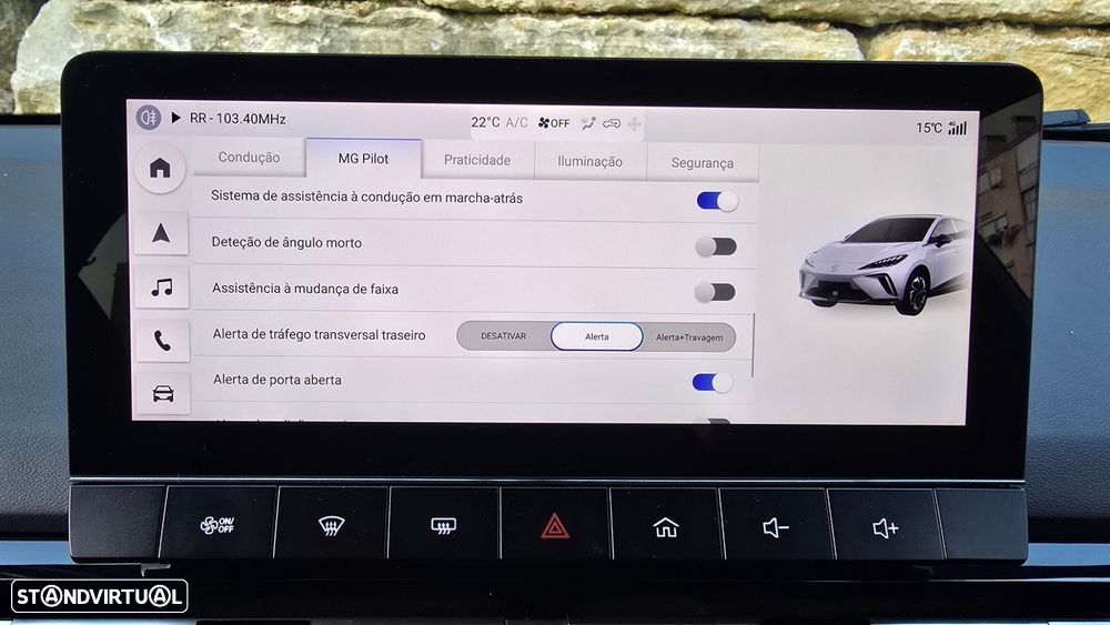 MG MG4 64 kWh Luxury - 37