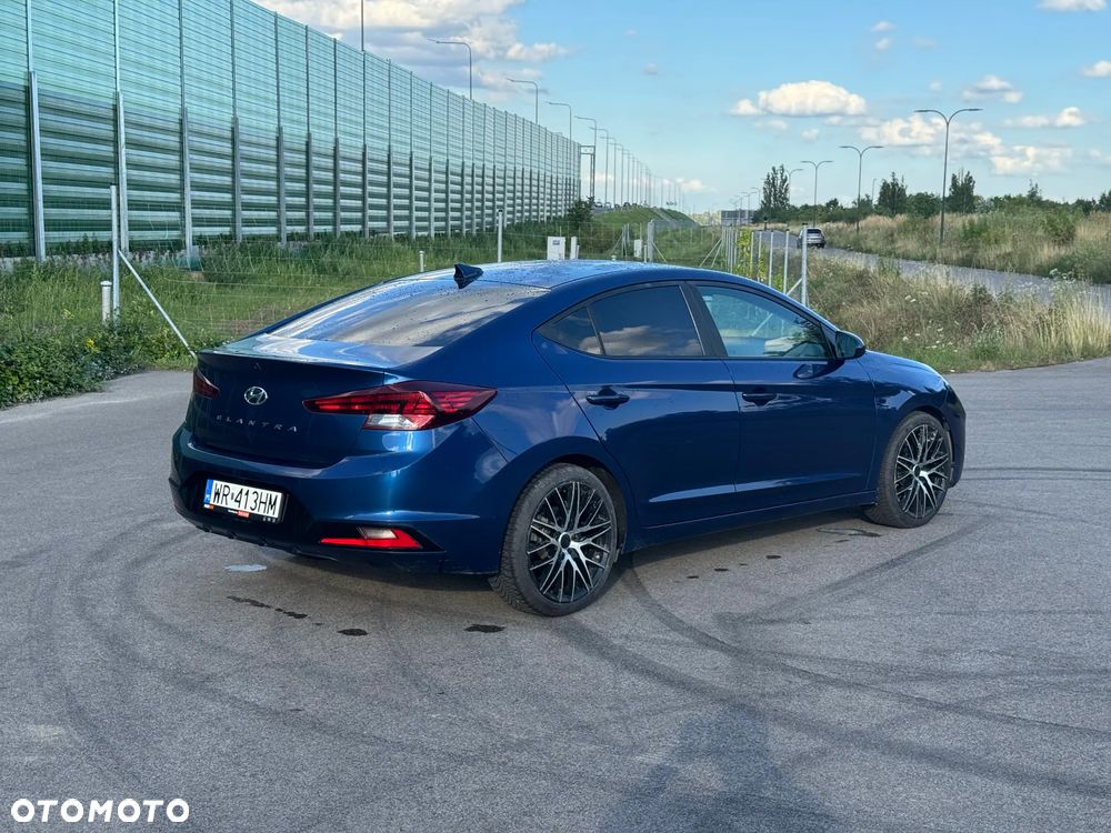 Hyundai Elantra - 6