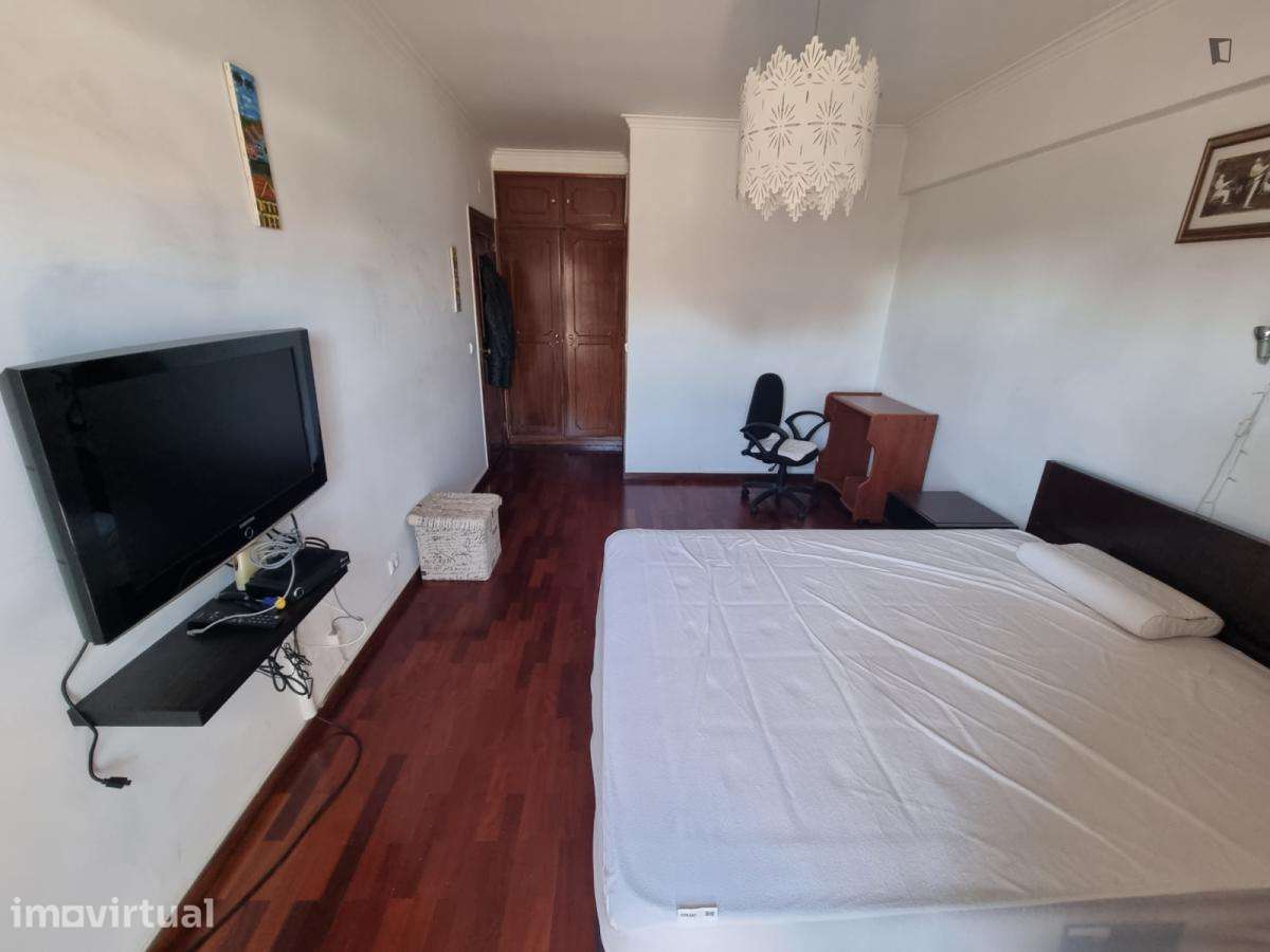 Quarto - localizado em Carcavelos Lisbon - Grande imagem: 2/10