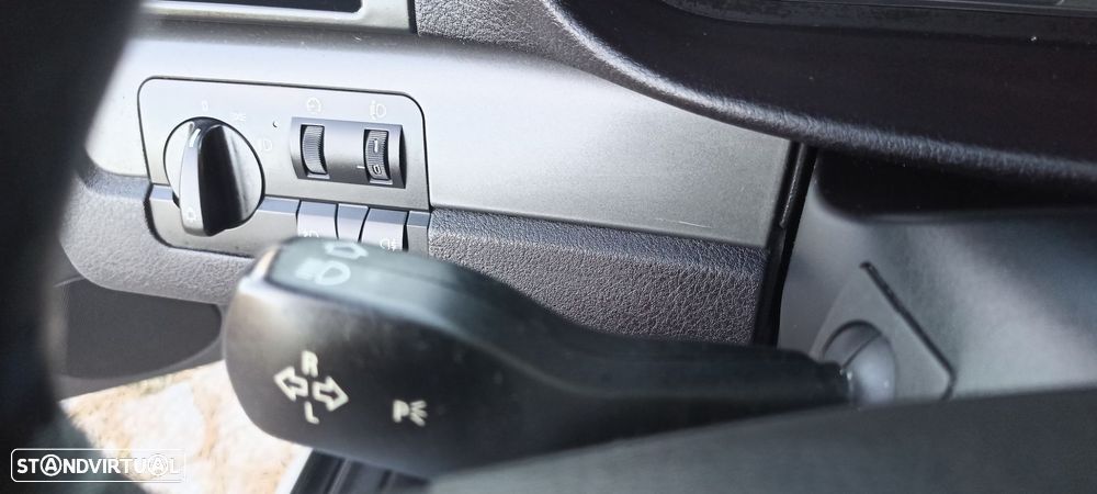 BMW 318 d Touring - 19