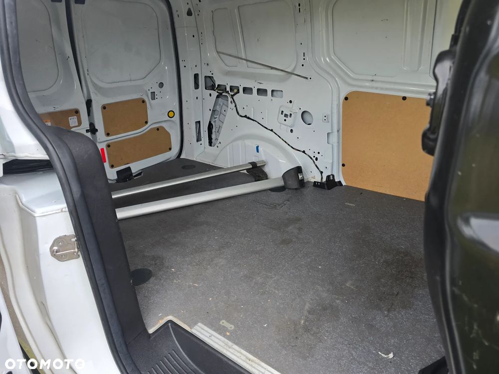 Ford Transit Connect - 13