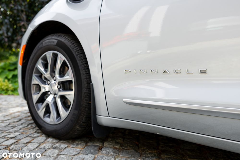 Chrysler Pacifica - 13