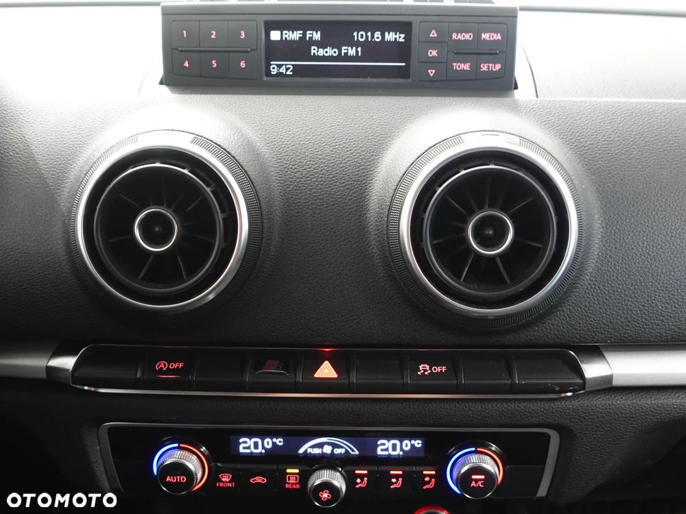 Audi A3 Sportback 2.0 TDI Ambiente - 32