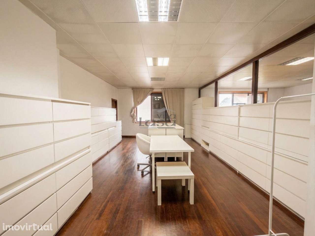Espaço comercial com 451 m², localizado em Vilar de Andorinho, Vila... - Grande imagem: 3/22