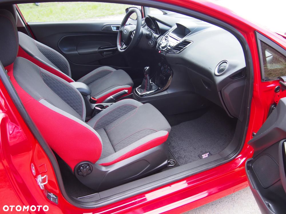 Ford Fiesta 1.0 EcoBoost STart-Stop Titanium - 23