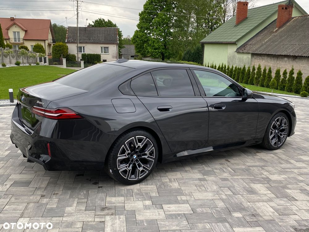 BMW Seria 5 520d xDrive - 18
