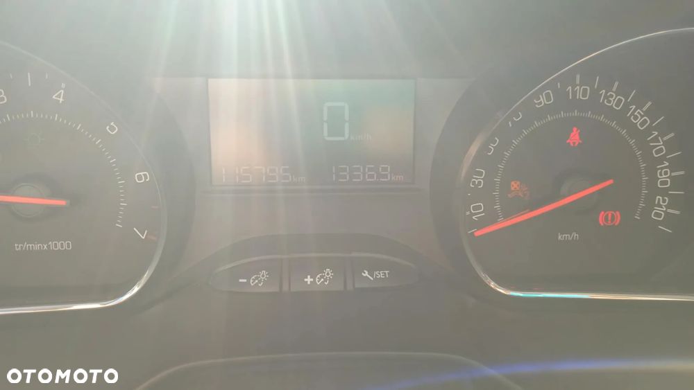 Peugeot 208 1.2 PureTech Active - 13