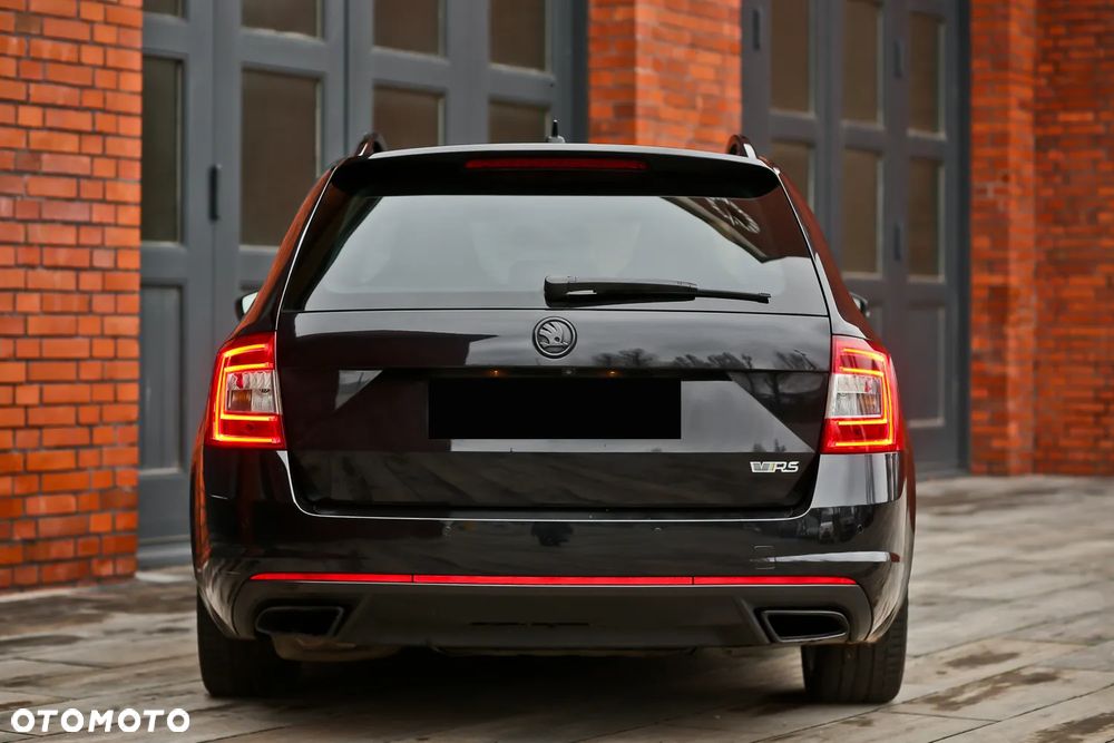 Skoda Octavia 2.0 TDI DSG RS - 14