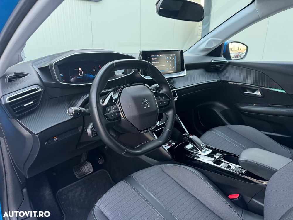 Peugeot 208 - 11