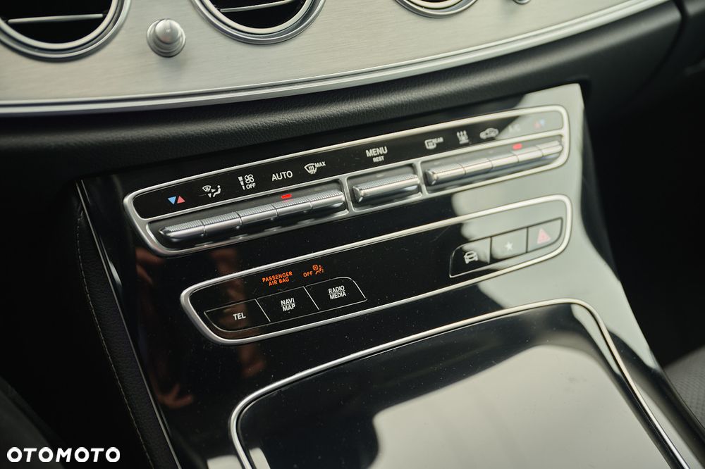 Mercedes-Benz Klasa E 220 d 9G-TRONIC - 29
