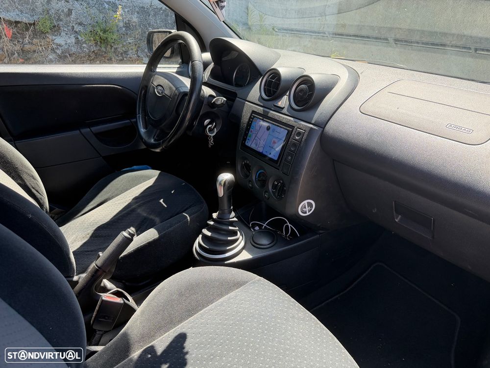 Ford Fiesta - 6