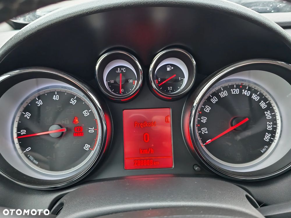 Opel Astra 2011