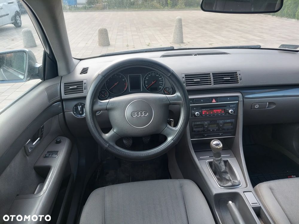 Audi A4 Limousine - 9