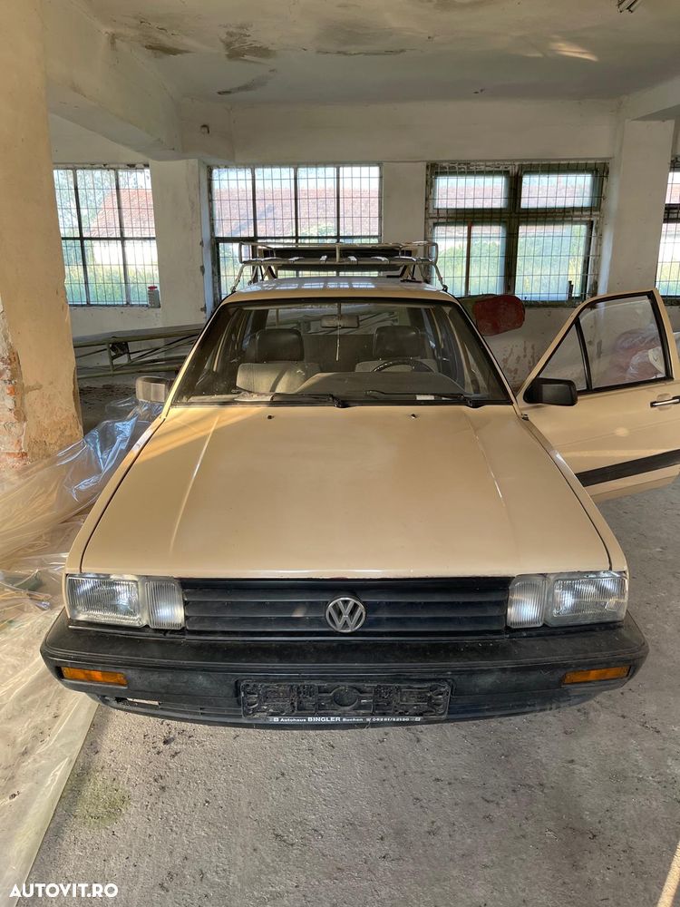 Volkswagen Passat - 1